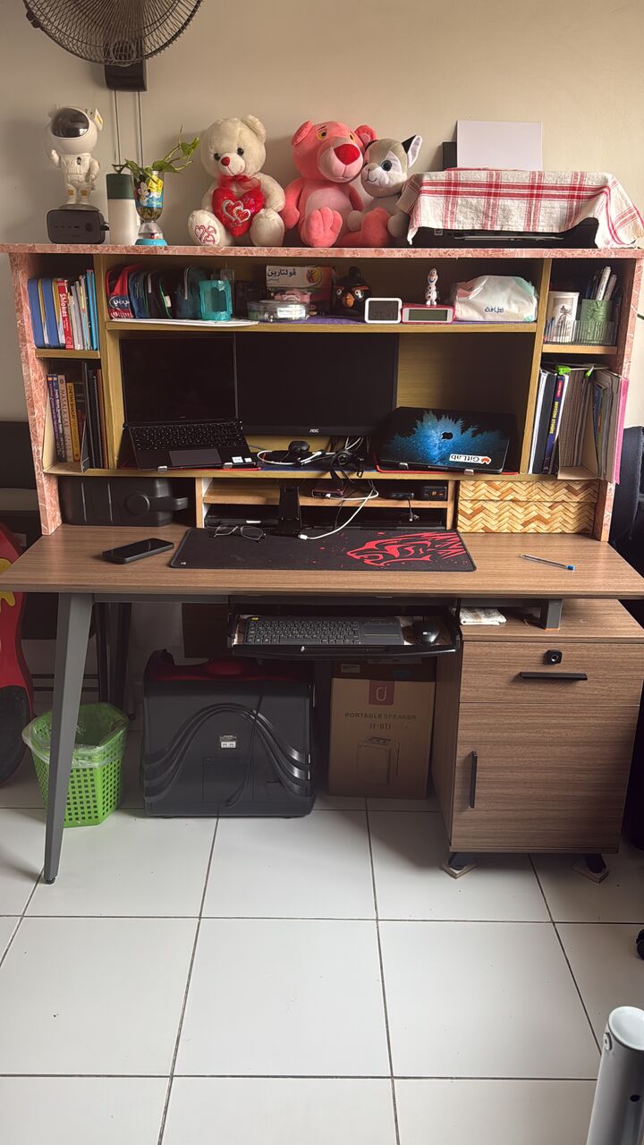 Al Sulaymaniyyah, Furniture, SAR 400,  Work / Study Table (IKEA)