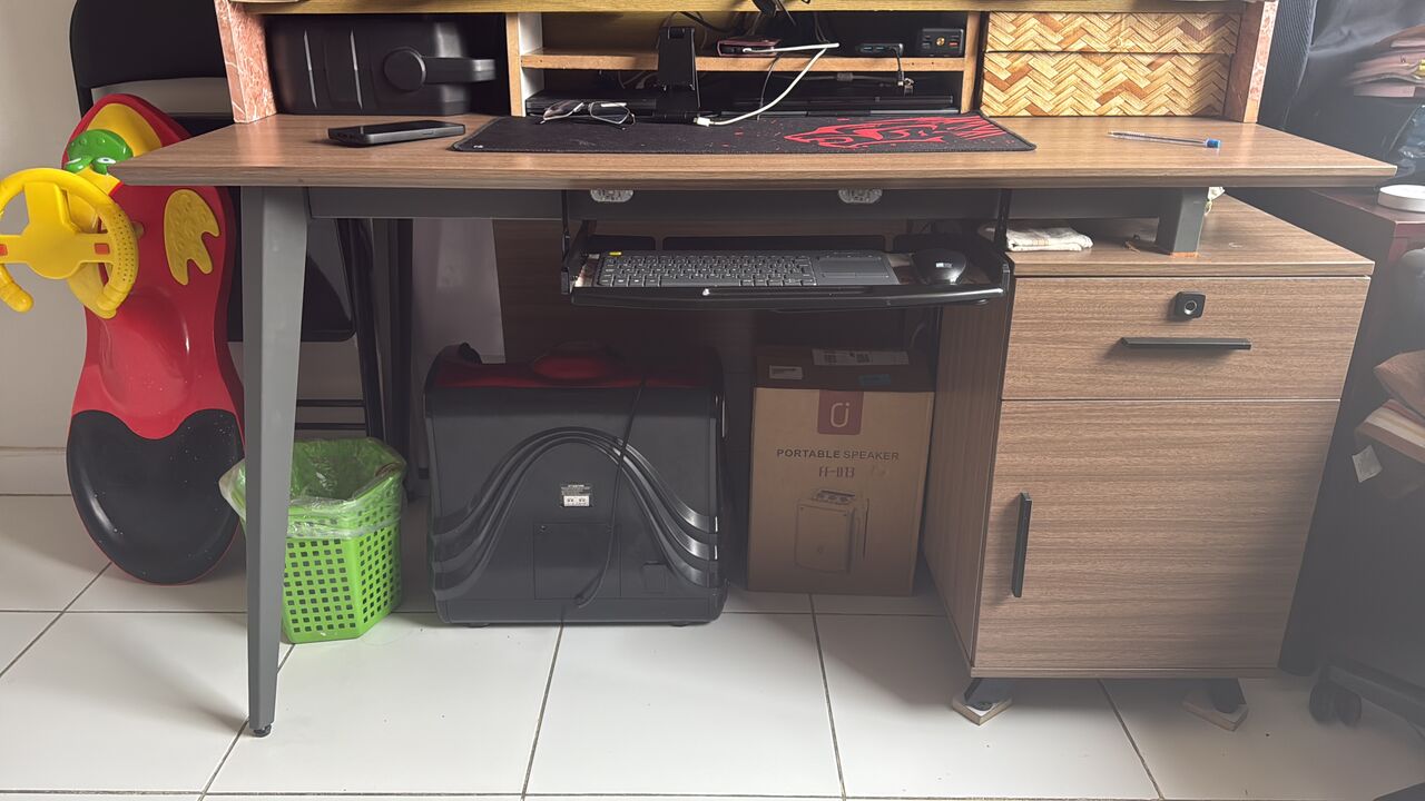 Al Sulaymaniyyah, Furniture, SAR 400,  Work / Study Table (IKEA)