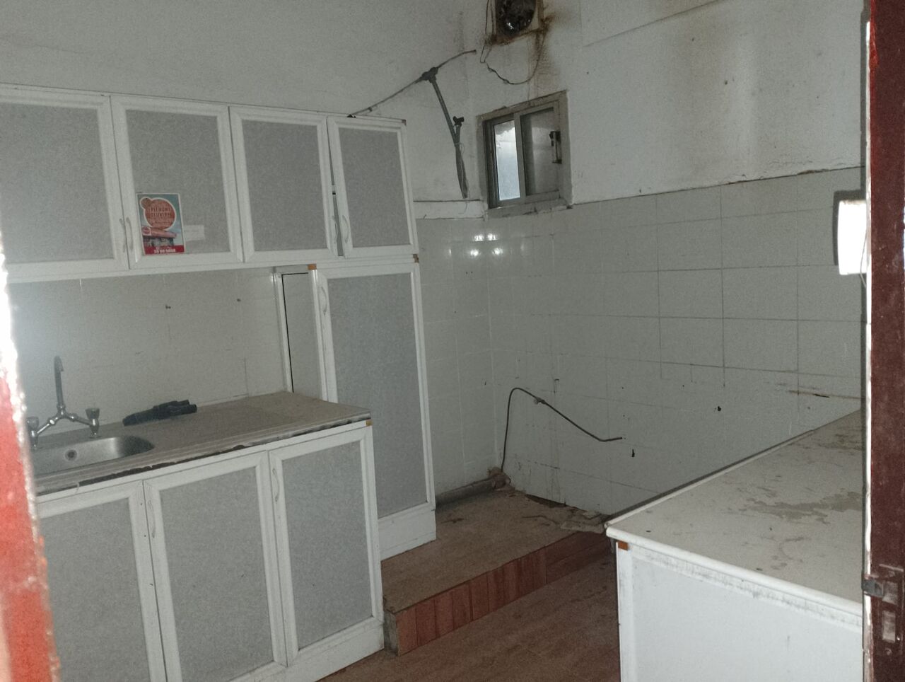 Muharraq, Apartments, Flats, Houses & Villas, BHD 220/month,  4 BR,  170 Sq. Meter,  Apartment For Rent In Muharraq, Near Al-Ghawy Mosque. It Consists Of Four Rooms, Two Bathr