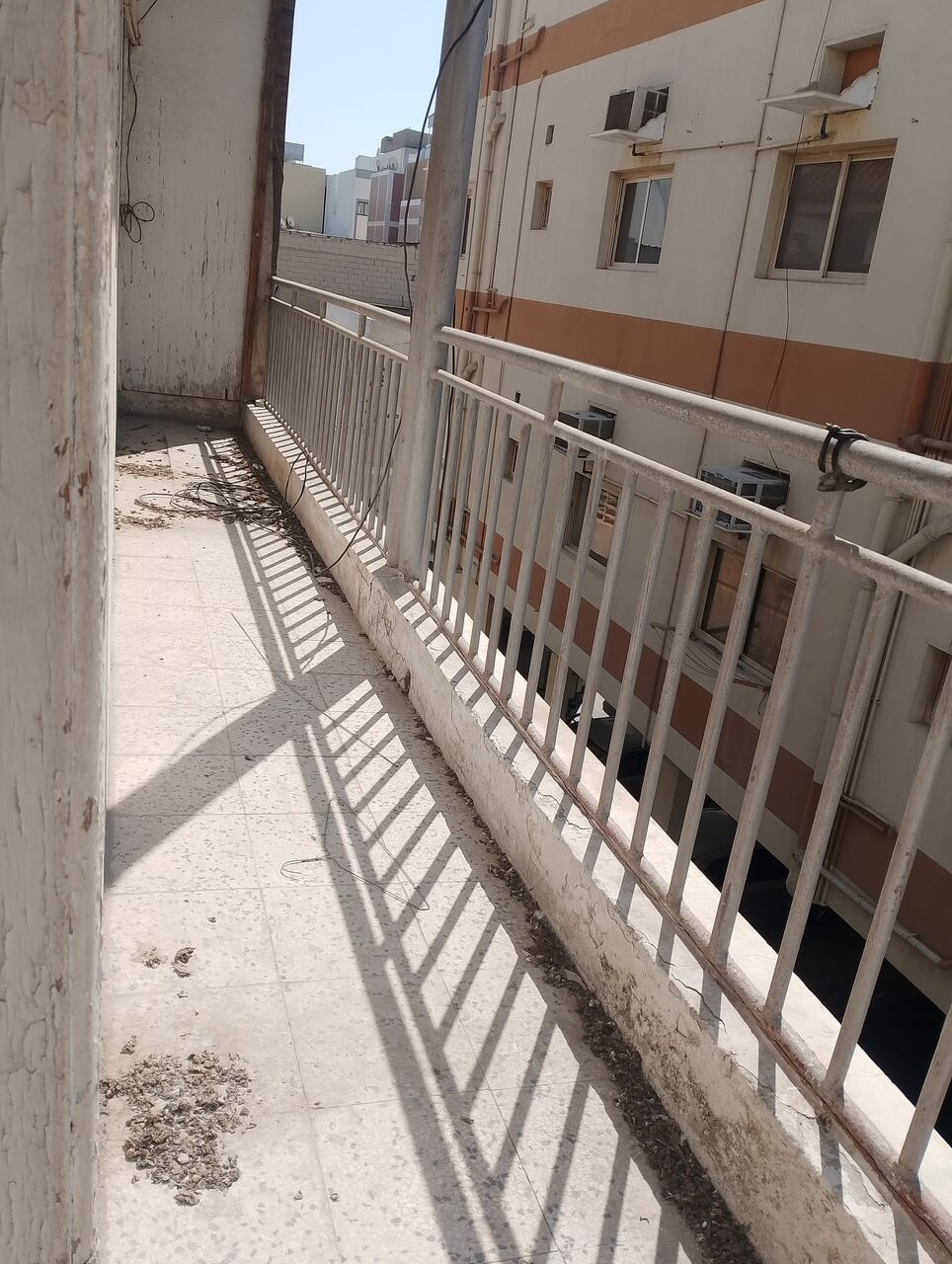 Muharraq, Apartments, Flats, Houses & Villas, BHD 220/month,  4 BR,  170 Sq. Meter,  Apartment For Rent In Muharraq, Near Al-Ghawy Mosque. It Consists Of Four Rooms, Two Bathr