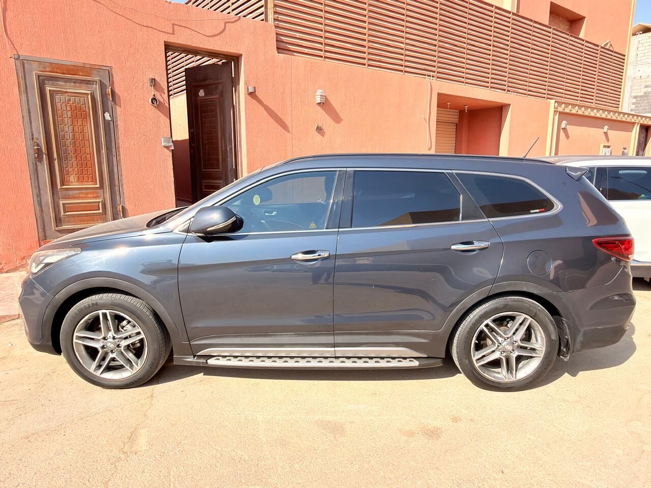 Riyadh, Vehicles, Cars & Trucks , SAR 52000,  Hyundai Santa Fe Grand,  2017,  Automatic,  275000 KM,  🚘   – V6 3.3L 4WD | Full Option (Top Line) Original Paint