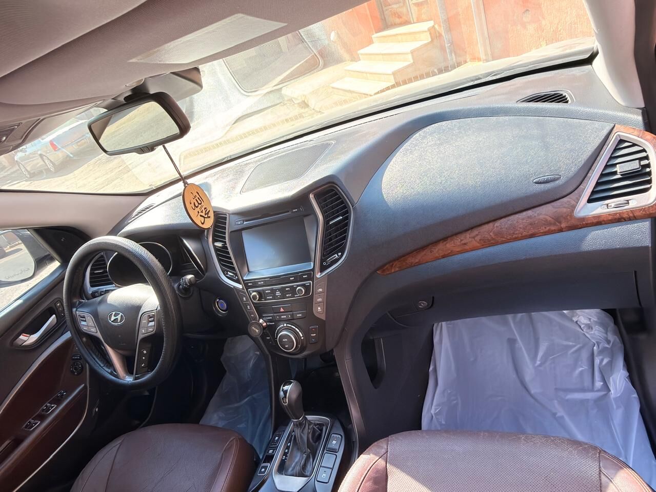 Riyadh, Vehicles, Cars & Trucks , SAR 52000,  Hyundai Santa Fe Grand,  2017,  Automatic,  275000 KM,  🚘   – V6 3.3L 4WD | Full Option (Top Line) Original Paint