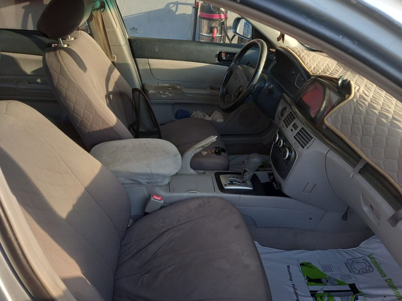 Riyadh, Vehicles, Cars & Trucks , SAR 12,  Hyundai Sonata,  2006,  Automatic,  359187 KM,  Hyundai -Sonata Car For Sale In Riyadh &ndash; SAR 12,000 (Slightly Negotiable)