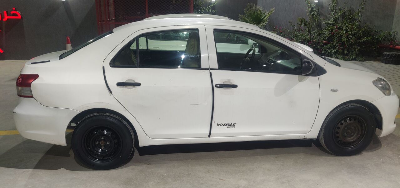 Riyadh, Vehicles, Cars & Trucks , SAR 16000,  Toyota Yaris,  2011,  Automatic,  400000 KM,     In Good Condition