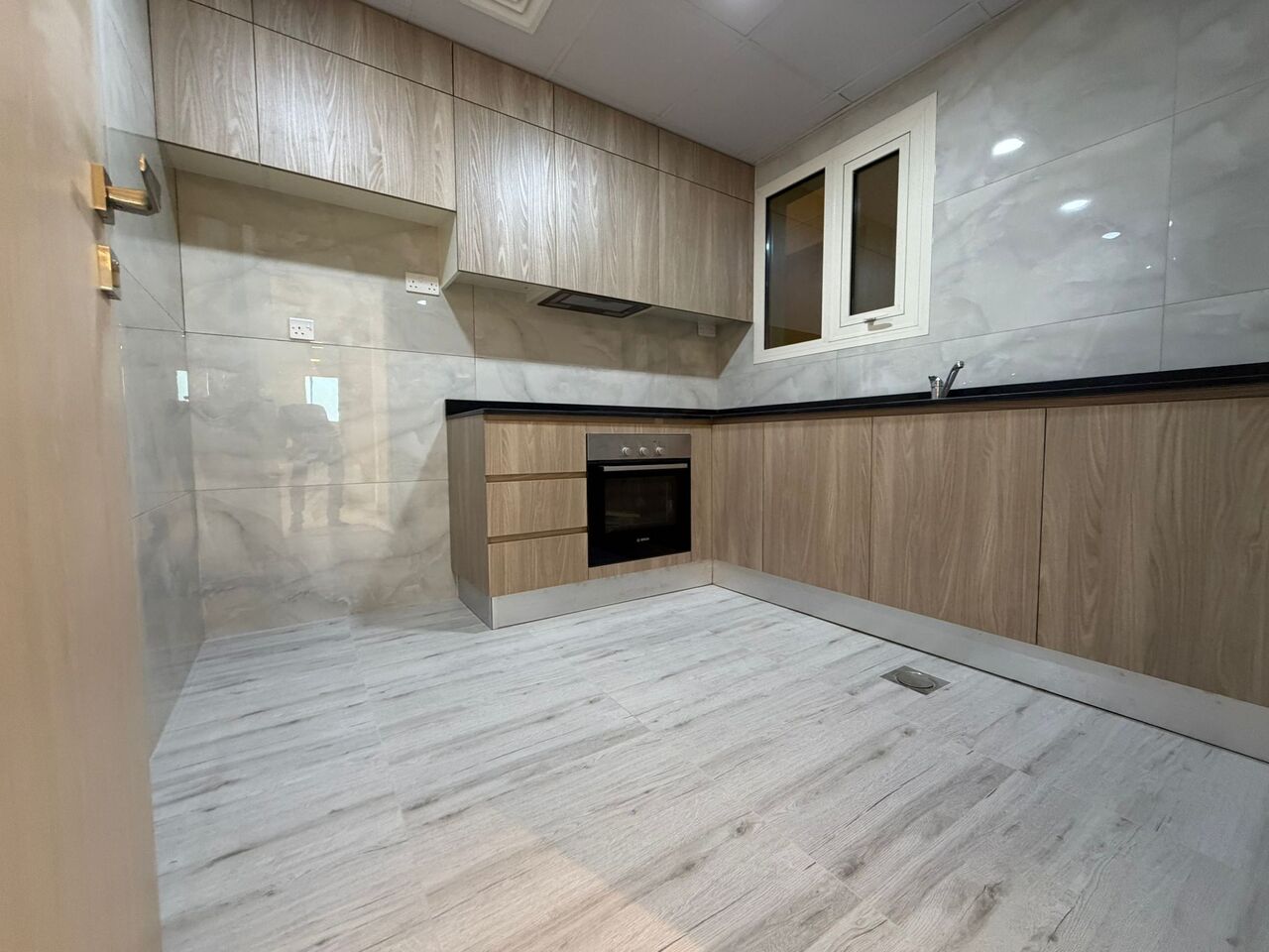 Sanad, Apartments, Flats, Houses & Villas, BHD 450/month,  3 BR,  SEMI-FURNISHED APARTMENT FOR RENT IN SANAD
