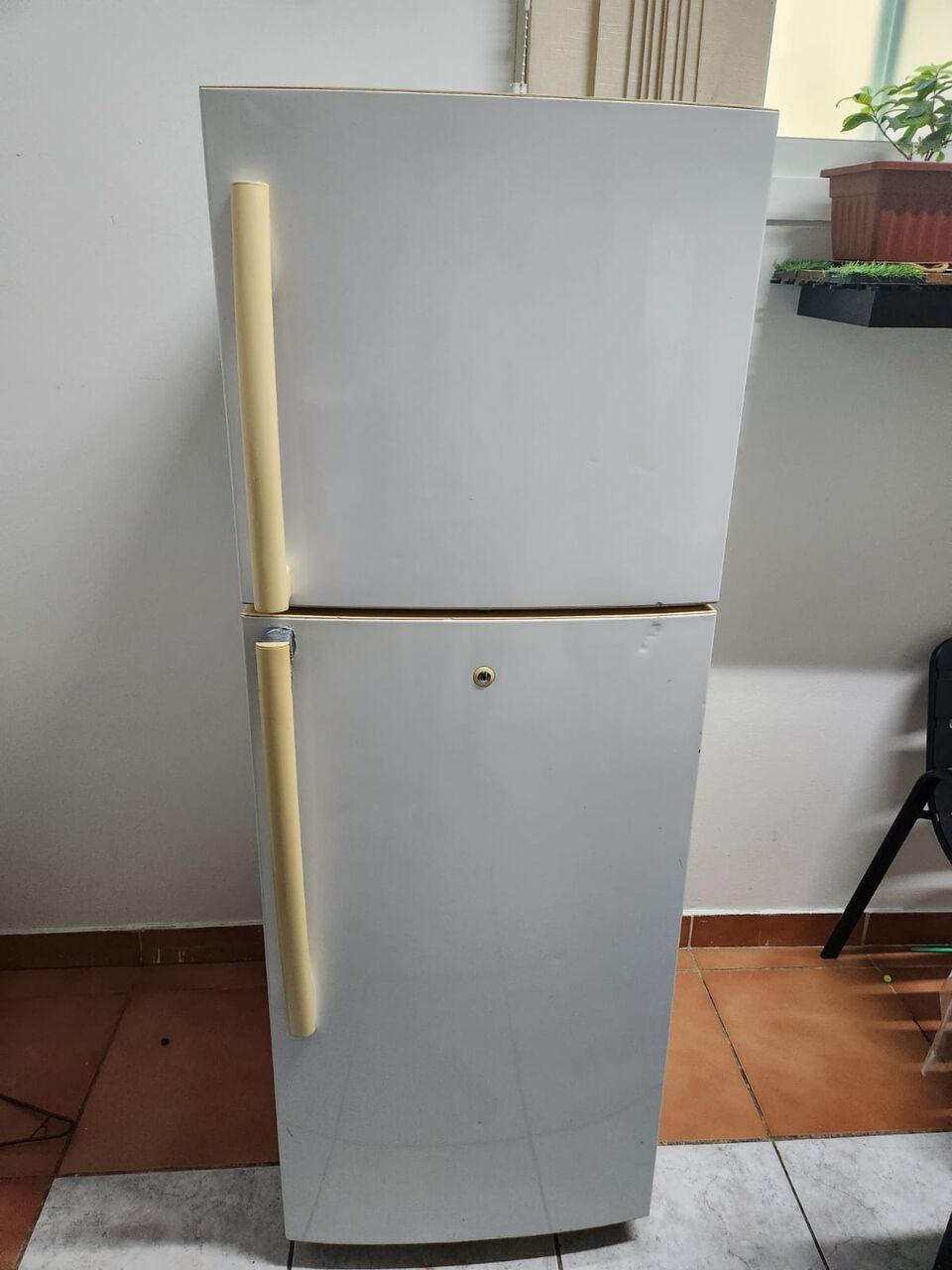 Al Batha, Appliances, SAR 550,  Used Refrigerator For Sale &ndash; ~200 - 220 Liters (SAR 550)
