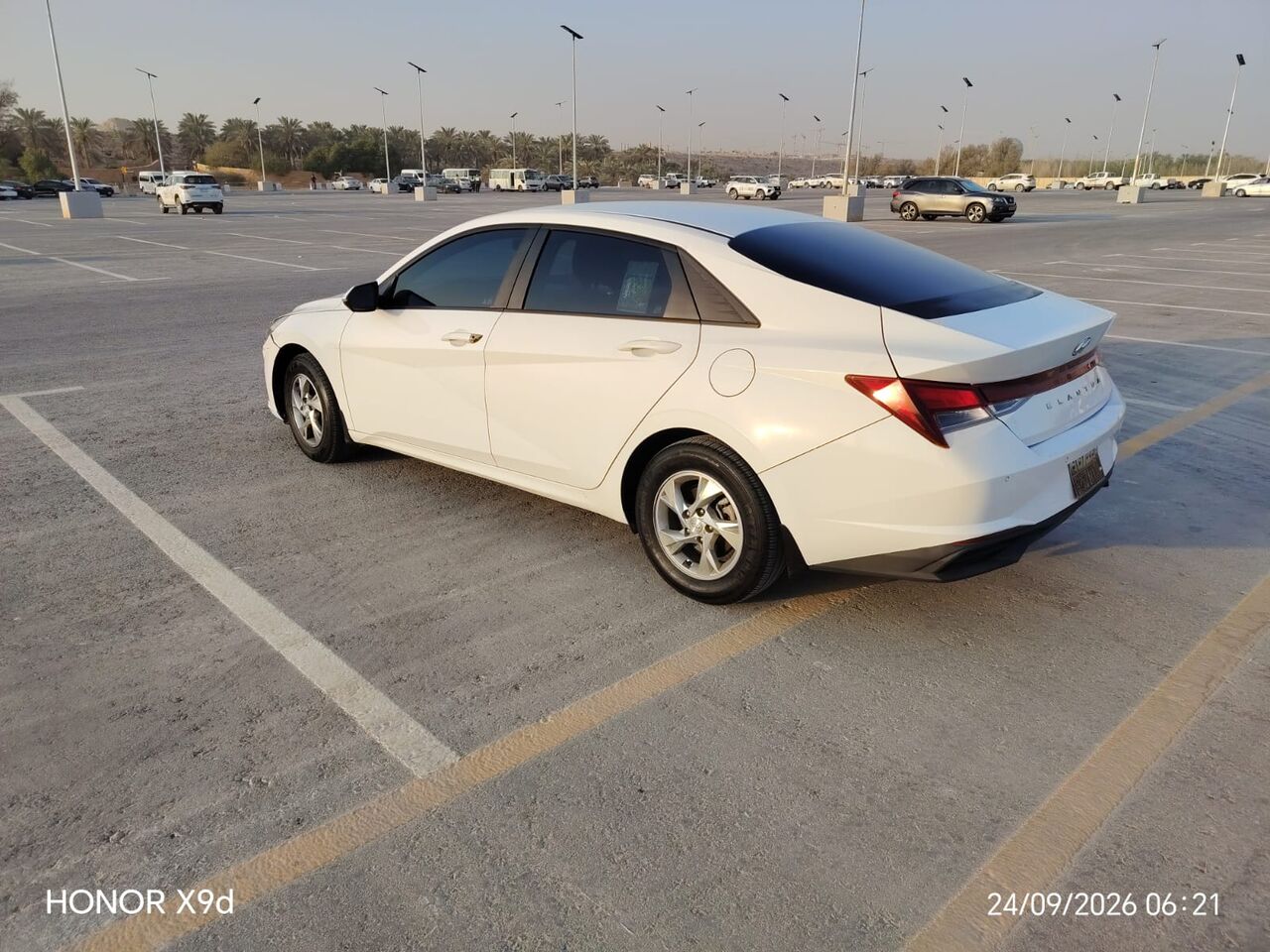 Riyadh, Vehicles, Cars & Trucks , SAR 45,  Hyundai Elantra,  2022,  Automatic,  180000 KM,    For Sale