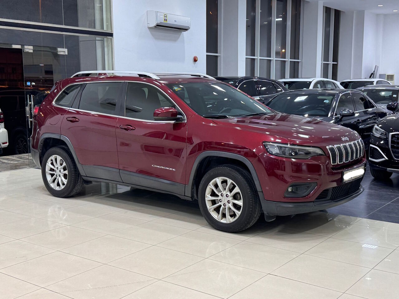 Manama, Vehicles, Cars & Trucks , BHD 3900,  Jeep Cherokee Logitude,  2019,  Automatic,  94000 KM,  Jeep Cherokee Lngitude  (Maroon)