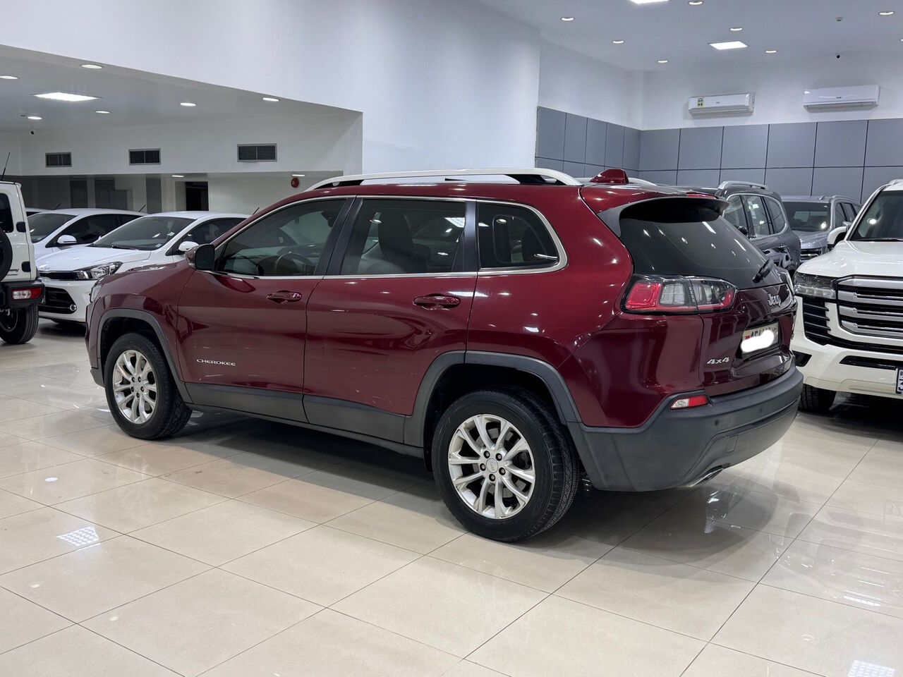 Manama, Vehicles, Cars & Trucks , BHD 3900,  Jeep Cherokee Logitude,  2019,  Automatic,  94000 KM,  Jeep Cherokee Lngitude  (Maroon)