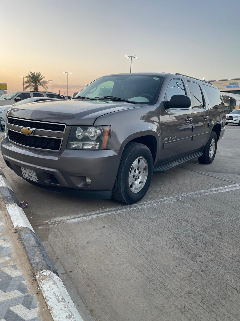 Dammam, Vehicles, Cars & Trucks , SAR 1,  Chevrolet Suburban,  2013,  Automatic,  250000 KM,    4&times;4 &ndash; For Sale