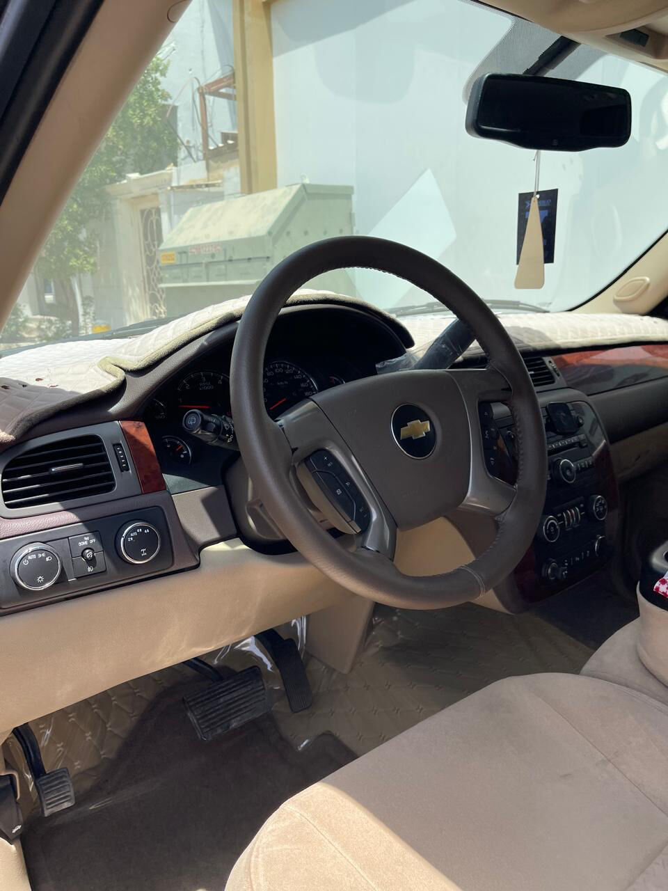 Dammam, Vehicles, Cars & Trucks , SAR 1,  Chevrolet Suburban,  2013,  Automatic,  250000 KM,    4&times;4 &ndash; For Sale