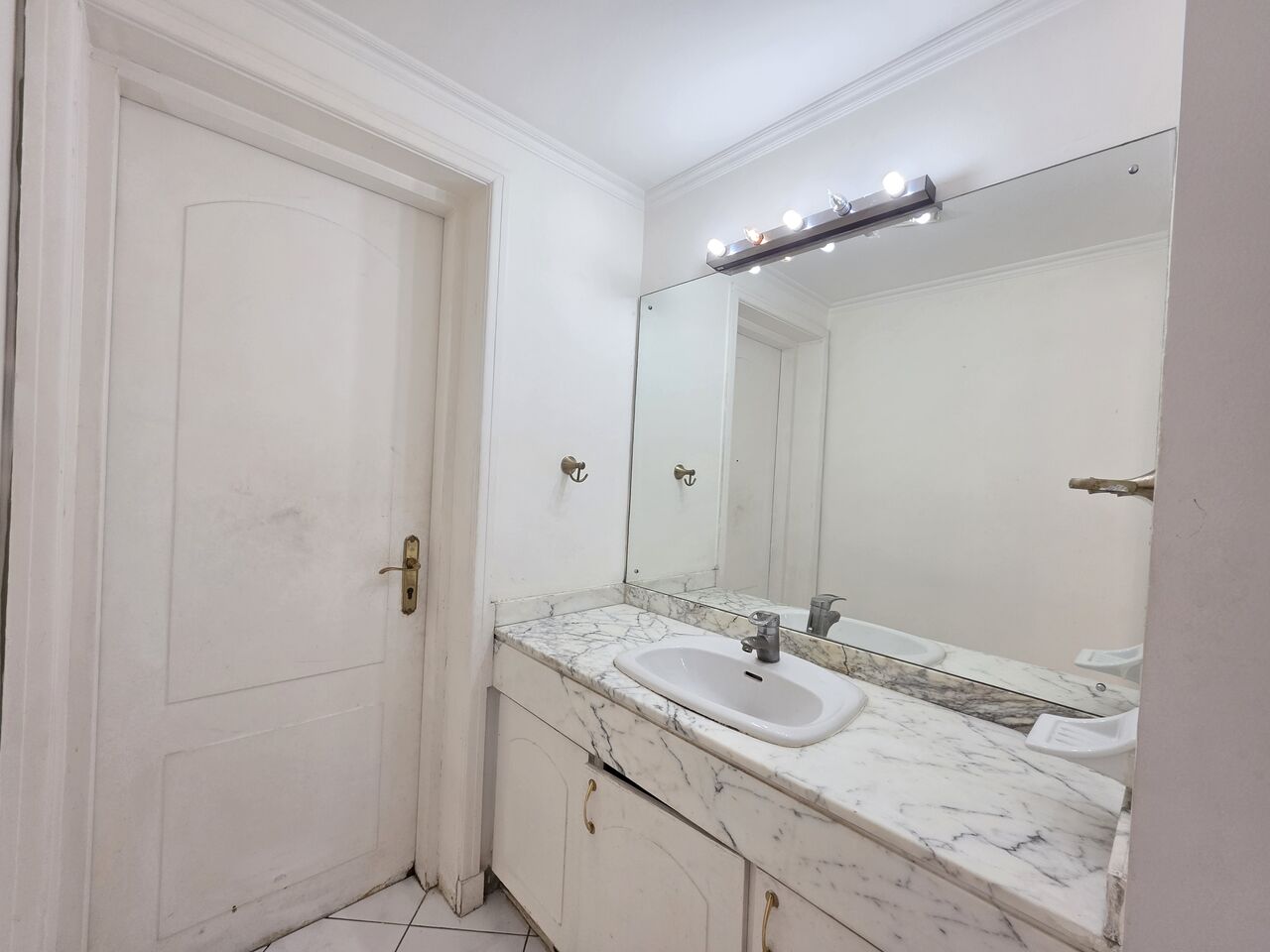 Juffair, Apartments, Flats, Houses & Villas, BHD 250/month,  Furnished,  1 BR,  80 Sq. Meter,  1Bhk Unlimited Ewa With Wifi | Prime Location Near Oasis Mall