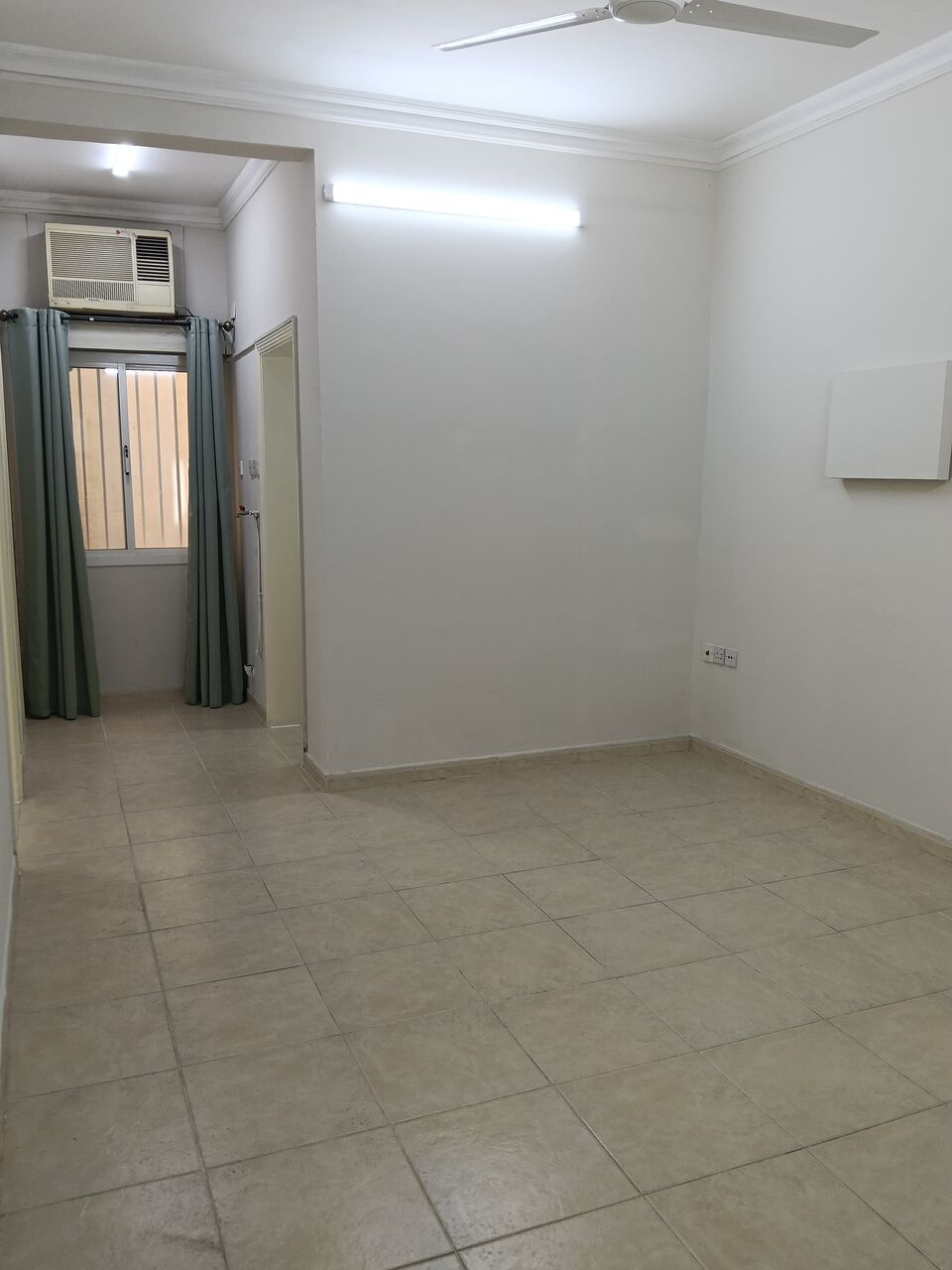 Hoora, Apartments, Flats, Houses & Villas, BHD 230/month,  2 BR,  2 Bedroom Semi Furnished Flat For Rent With Ewa
