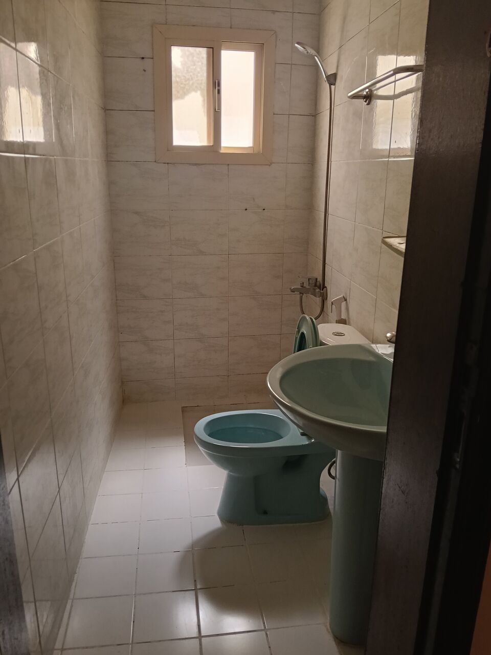 Gudaibiya, Apartments, Flats, Houses & Villas, BHD 200/month,  2 BR,  2 Bedroom Unfurnished Flat For Rent With Ewa