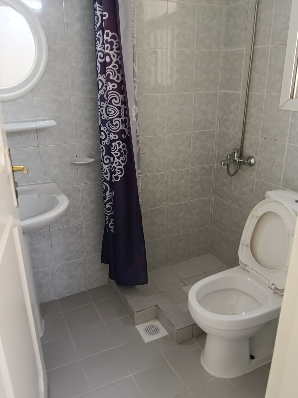 Hoora, Apartments, Flats, Houses & Villas, BHD 230/month,  2 BR,  2 Bedroom Semi Furnished Flat For Rent With Ewa