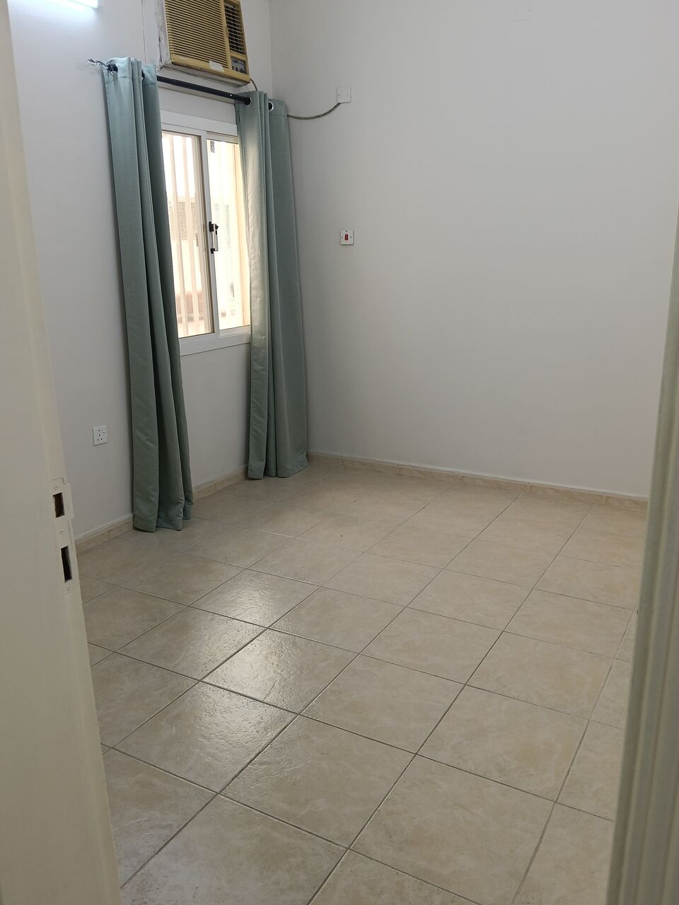 Hoora, Apartments, Flats, Houses & Villas, BHD 230/month,  2 BR,  2 Bedroom Semi Furnished Flat For Rent With Ewa
