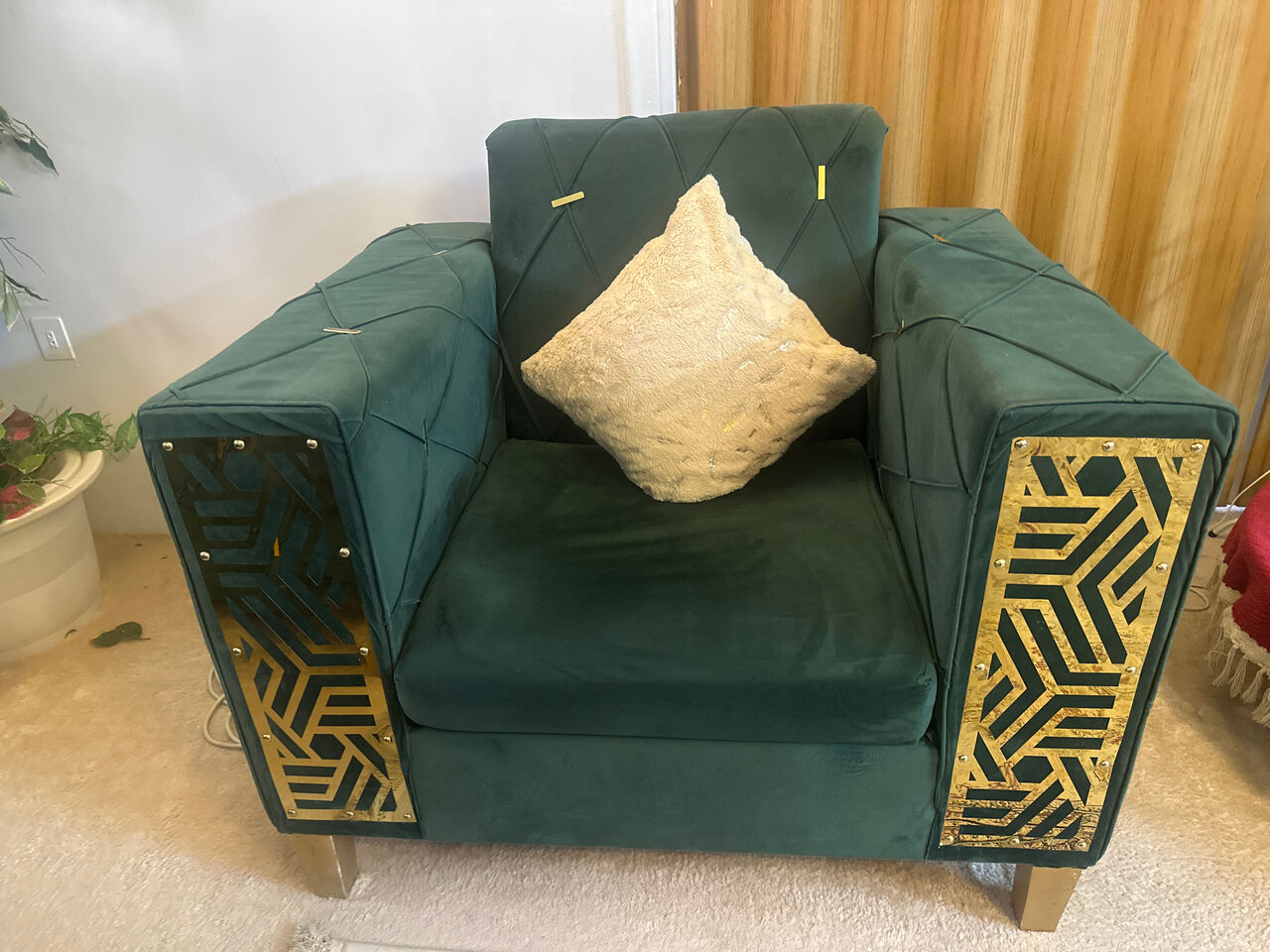Al Malaz, Furniture, SAR 900,  Beautiful Dark Green And Golden   , 9 Seater Sofa Set Not Including Cushions