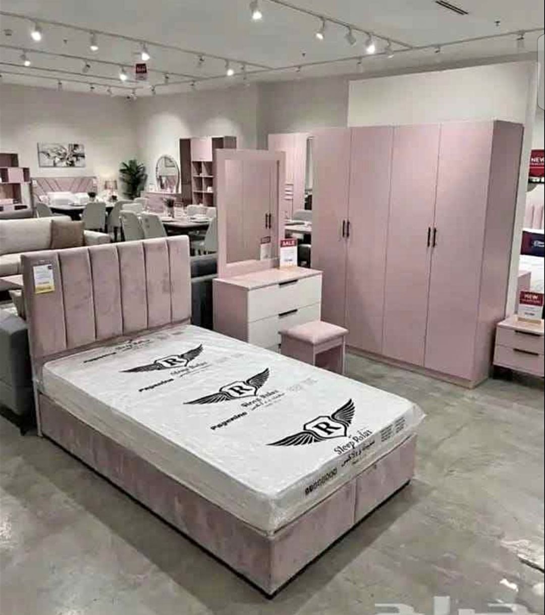 Jeddah, Furniture, SAR 8,  Modern Bedroom Set For Sale