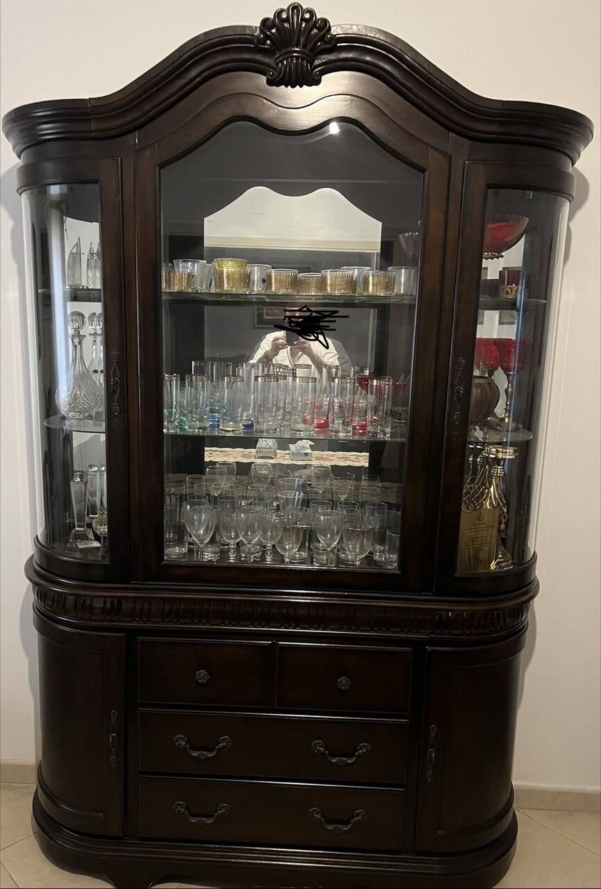 Jeddah, Furniture, SAR 2000,  Glass Cabinet And Buffet
