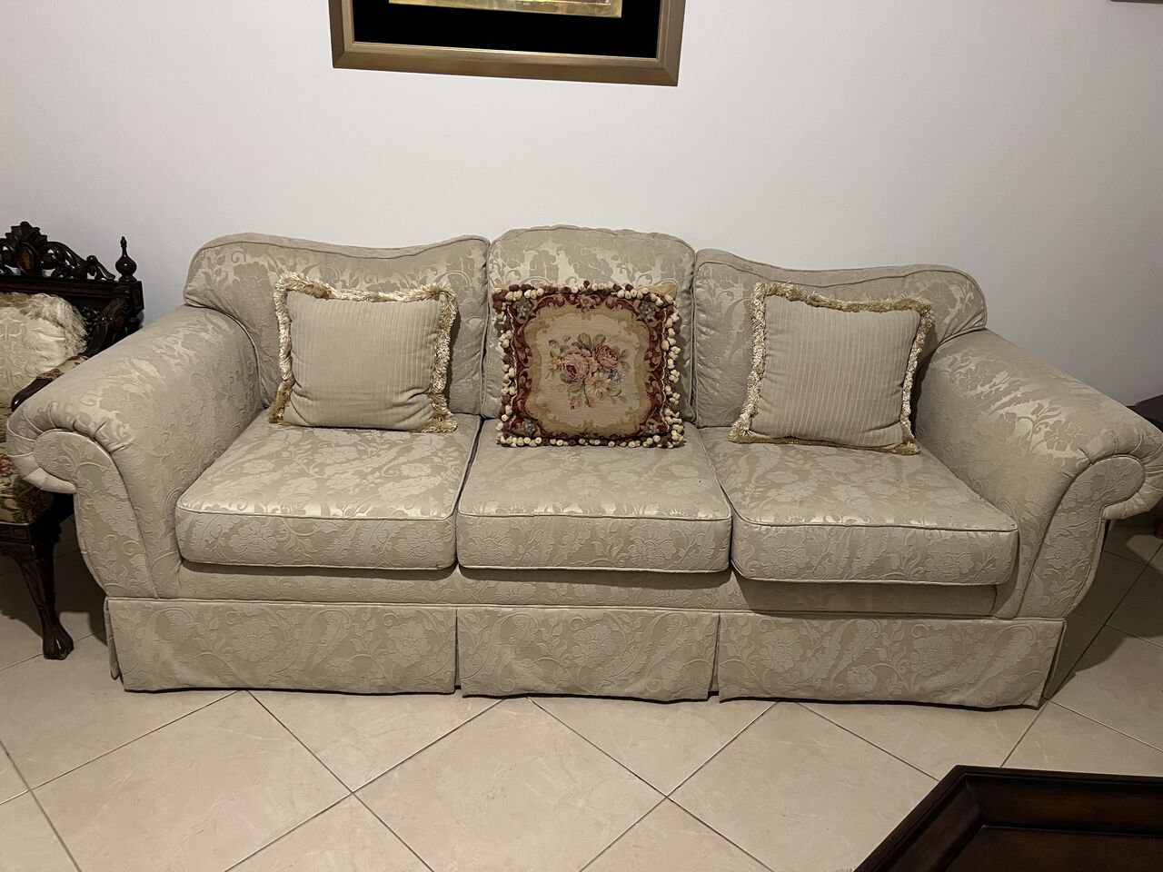Jeddah, Furniture, SAR 2500,  Sofa Set 7 Seater Bought In 15000