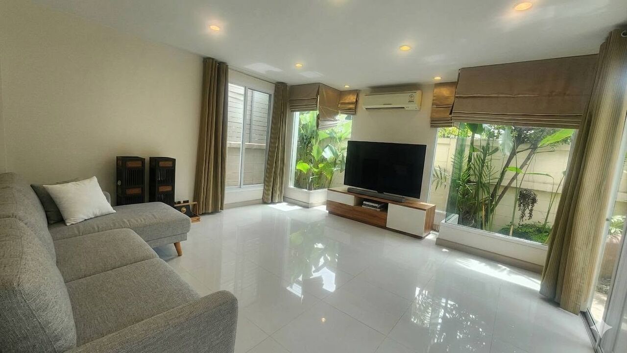 Bangkok, Villas, THB 80000,  60 Sq. Feet,  ให้เช่าบ้านเดี่ยว ใกล้ห้าง Emporium, Emquartier, Emsphere สุข