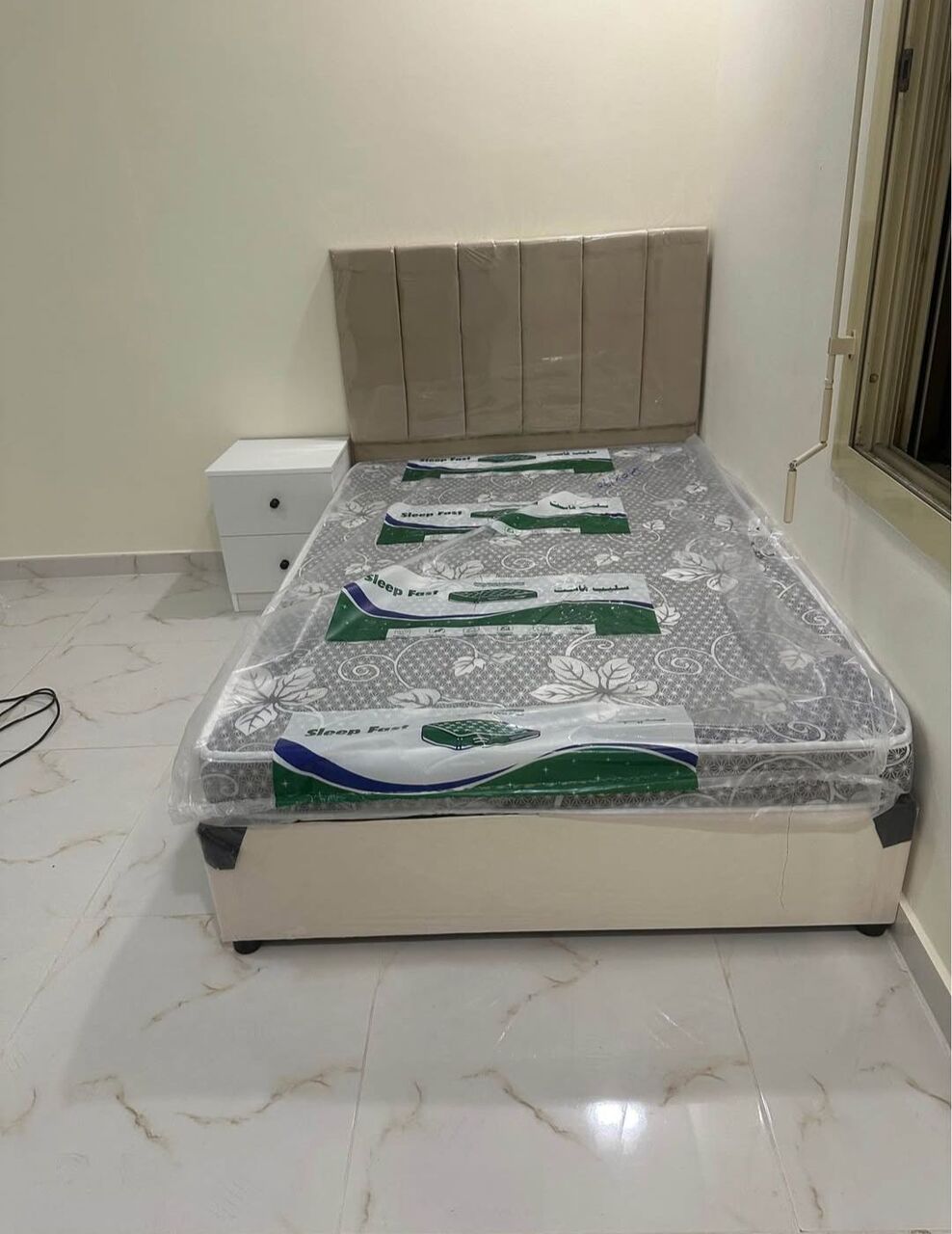 Jeddah, Furniture, SAR 8,  🛏️ Premium Queen Bed | ✨ Modern Design | 🚚 Free Delivery |