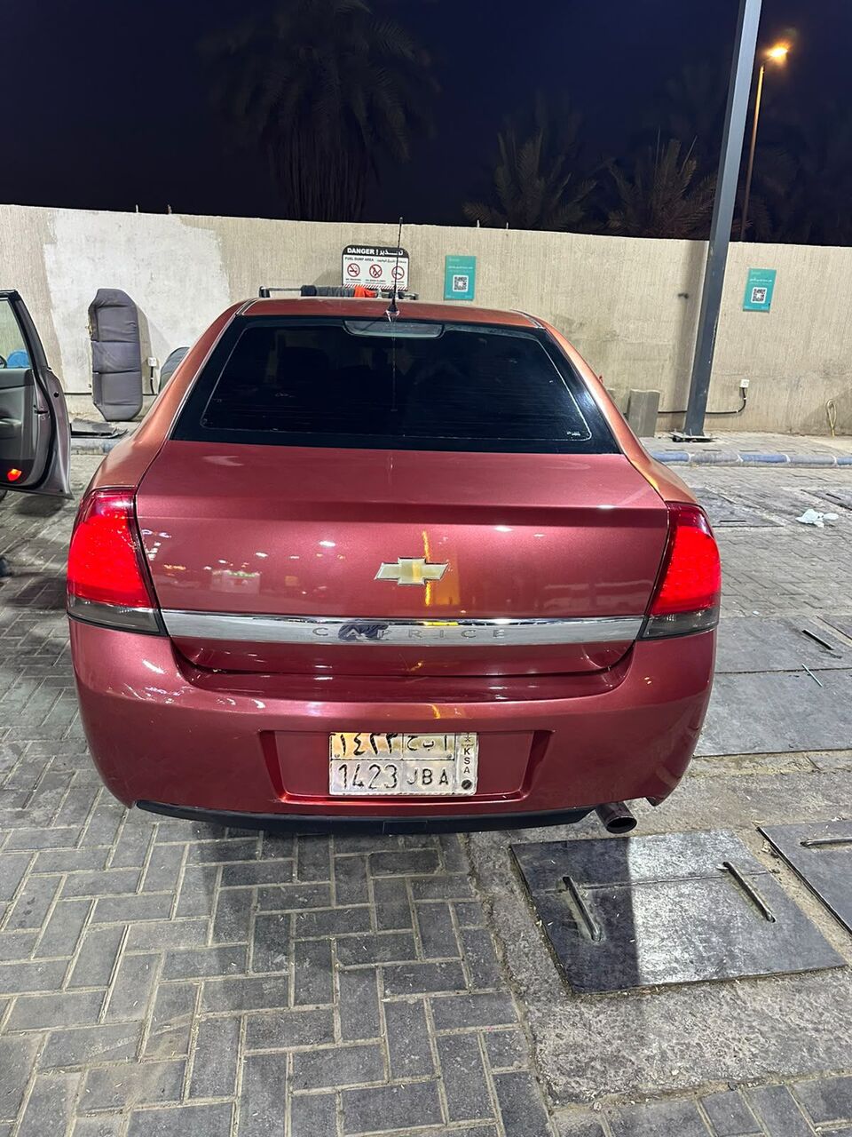 Riyadh, Vehicles, Cars & Trucks , SAR 14000,  Chevrolet Caprice,  2008,  Automatic,  320000 KM,  Caprice V6  For Sale