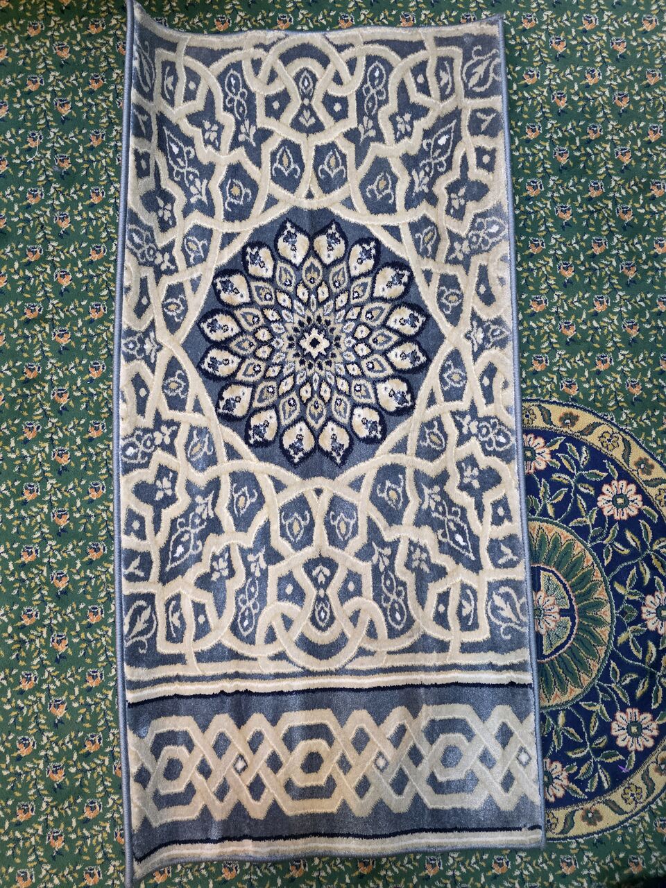 Riyadh, Household Items, SAR 70,  Prayer Mat. Premium / Sajjadah