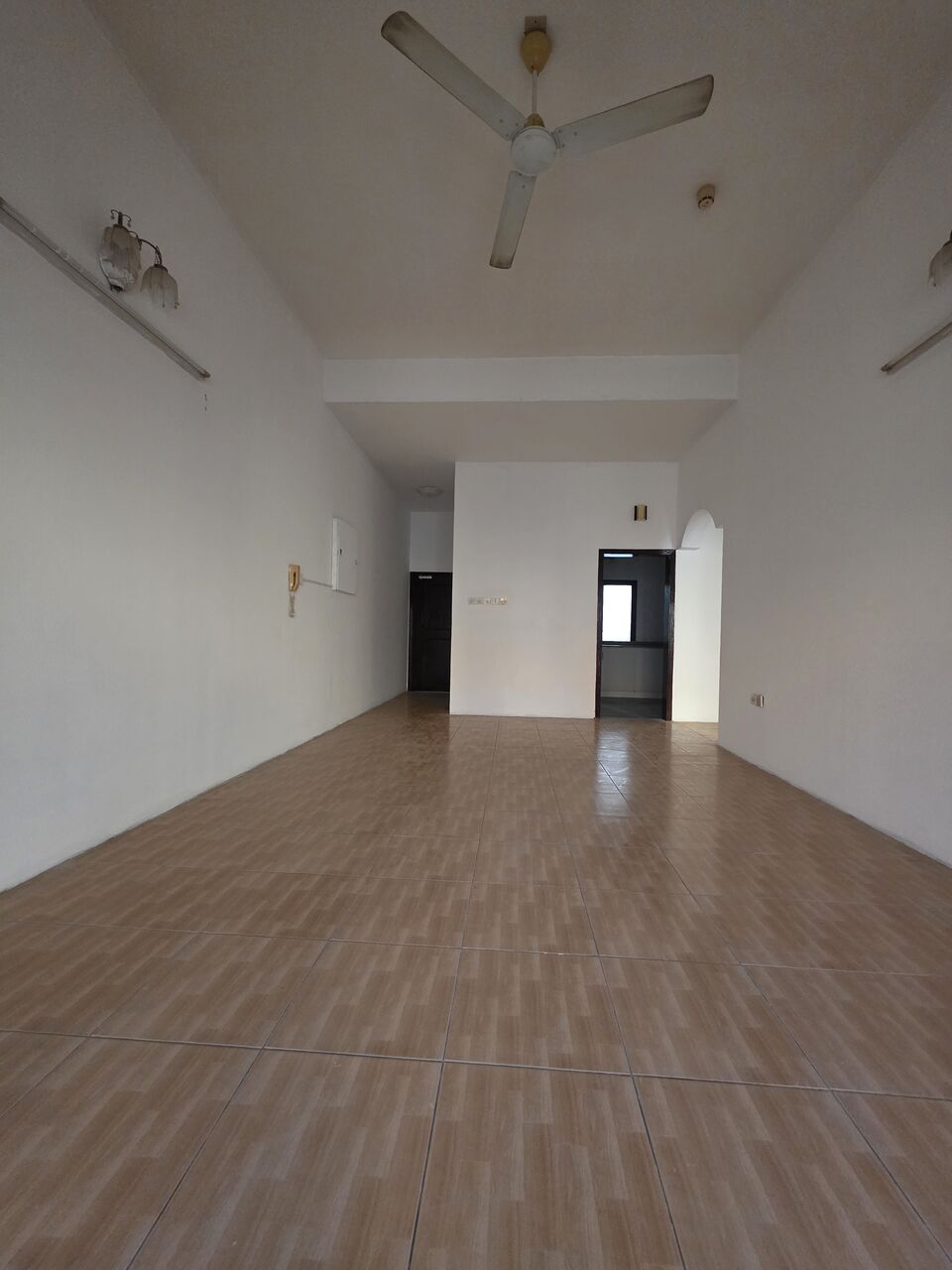 Hoora, Apartments, Flats, Houses & Villas, BHD 180/month,  2 BR,  - Very Neet UN Furnished 2 BHK Balcony Family Flat Without Ewa@180/BD In Hoora