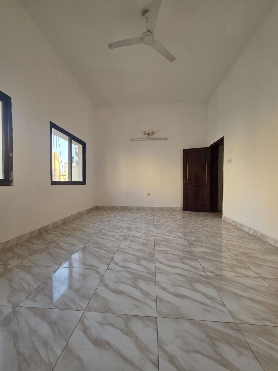 Hoora, Apartments, Flats, Houses & Villas, BHD 180/month,  2 BR,  - Very Neet UN Furnished 2 BHK Balcony Family Flat Without Ewa@180/BD In Hoora