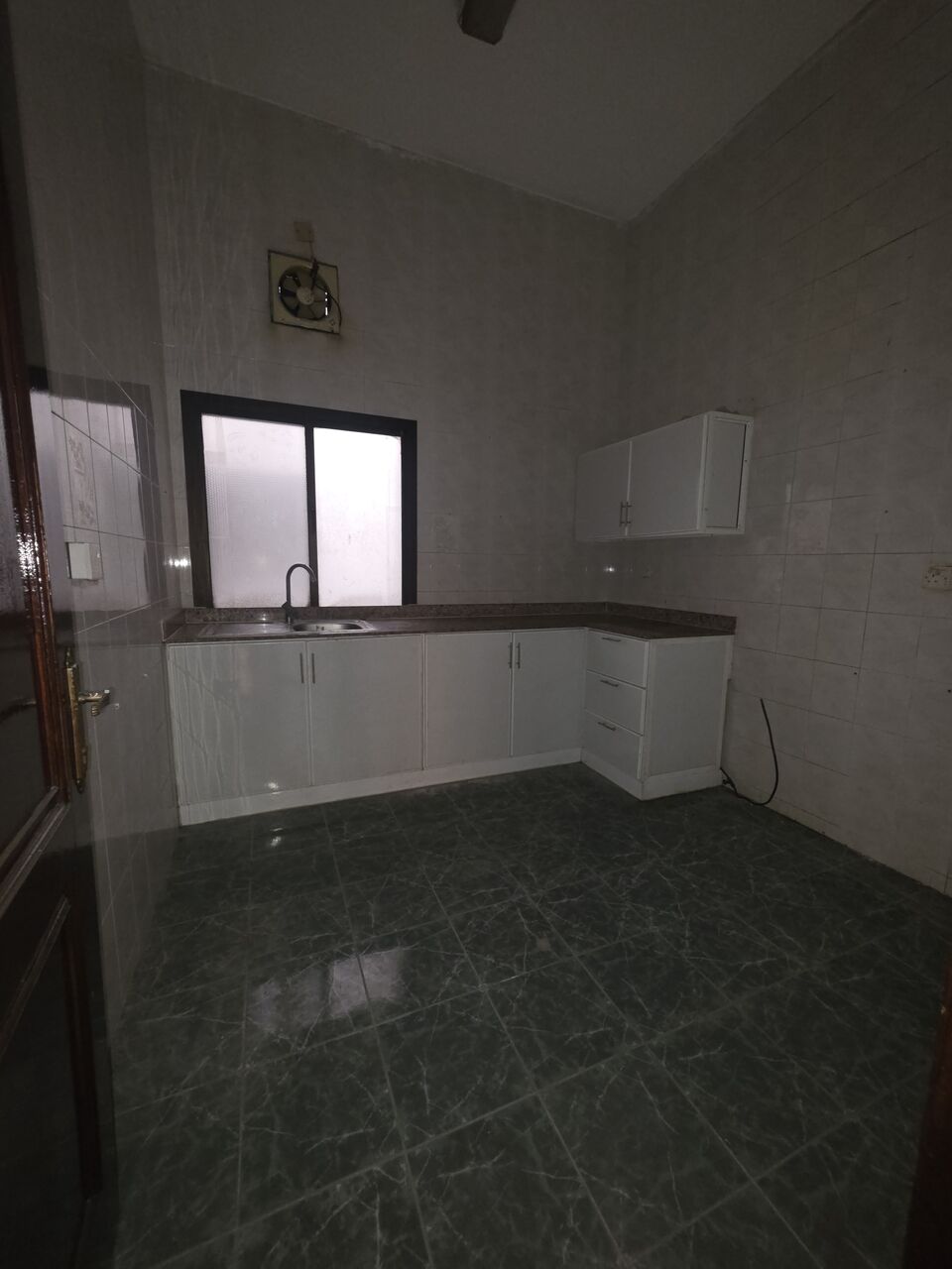 Hoora, Apartments, Flats, Houses & Villas, BHD 180/month,  2 BR,  - Very Neet UN Furnished 2 BHK Balcony Family Flat Without Ewa@180/BD In Hoora