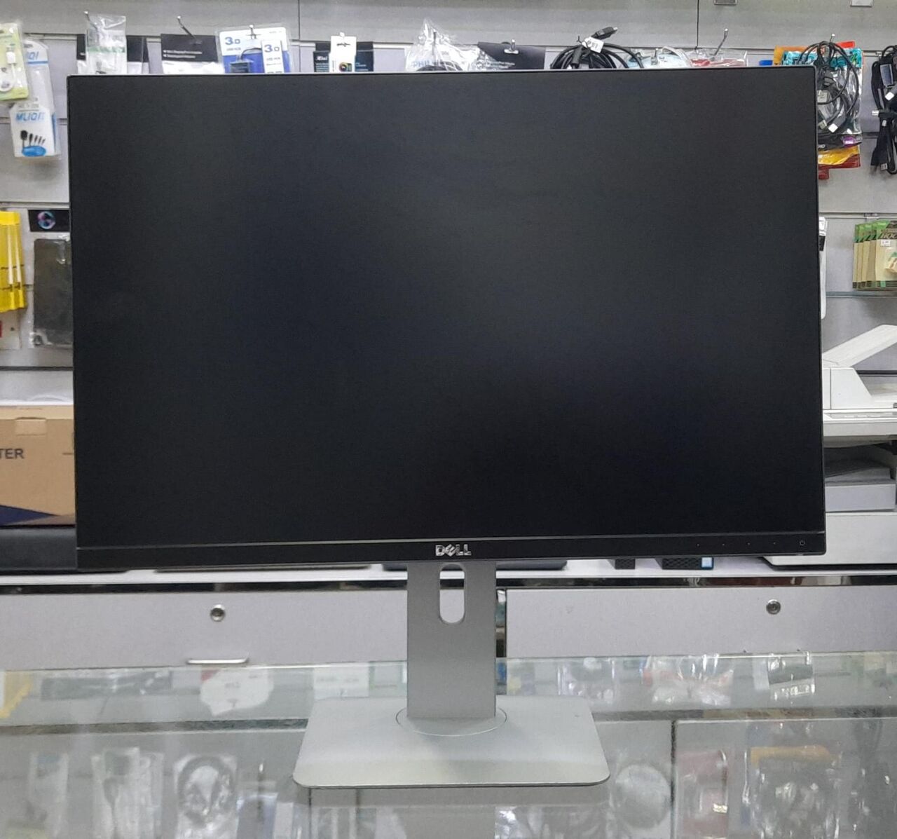 Isa Town, Computers, BHD 29,  Special Offer DELL 24inch IPS Borderless FHD Monitor 180* Rotatable Input: HDMI DP & VGA