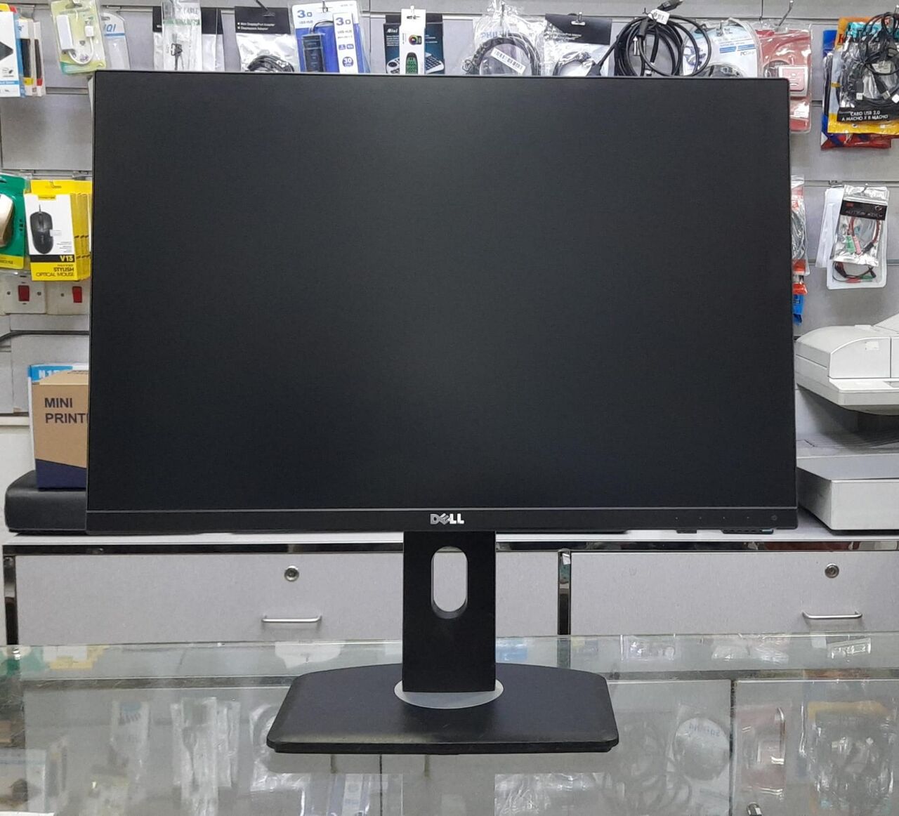 Isa Town, Computers, BHD 29,  Special Offer DELL 24inch IPS Borderless FHD Monitor 180* Rotatable Input: HDMI DP & VGA
