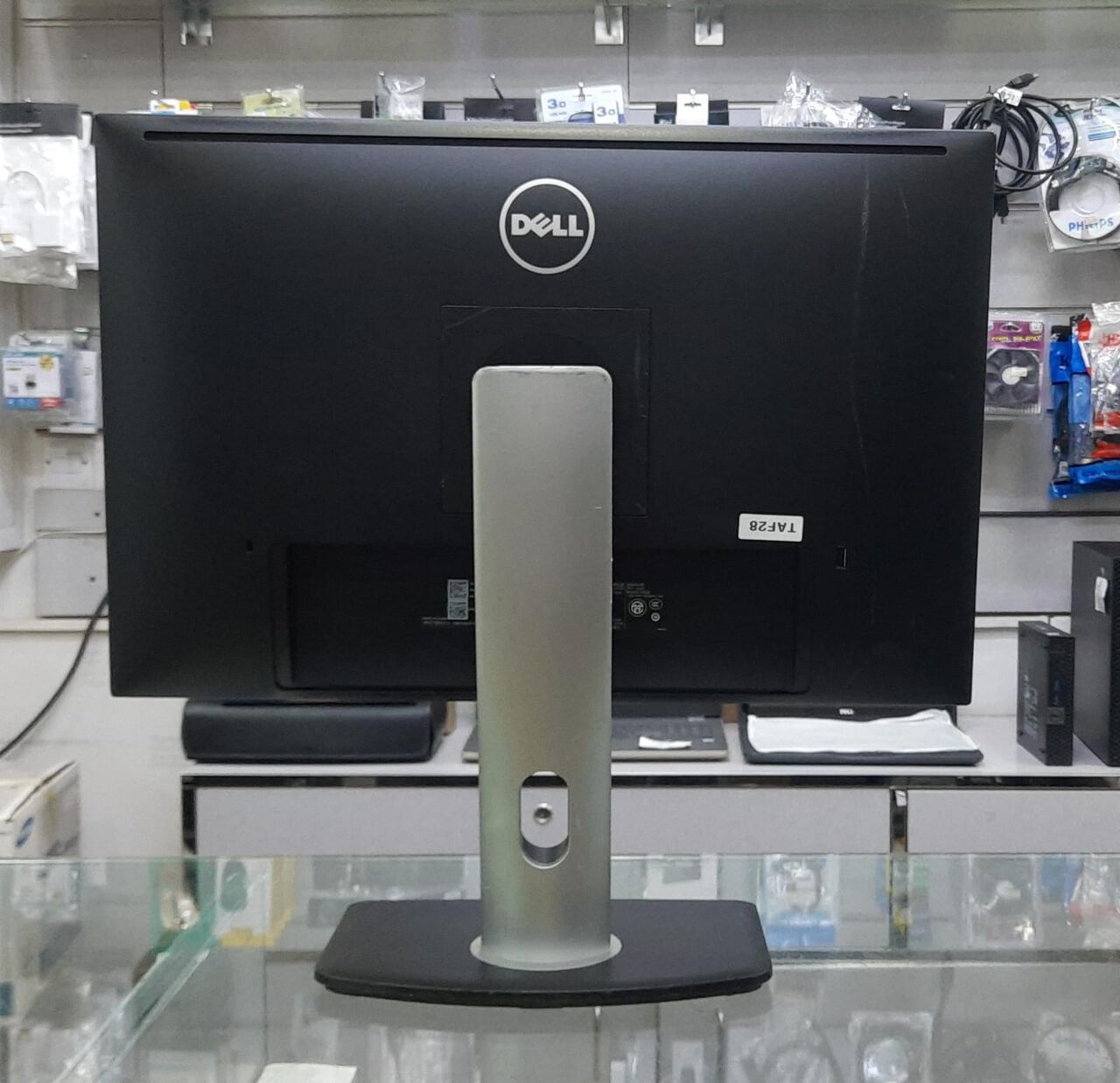 Isa Town, Computers, BHD 29,  Special Offer DELL 24inch IPS Borderless FHD Monitor 180* Rotatable Input: HDMI DP & VGA