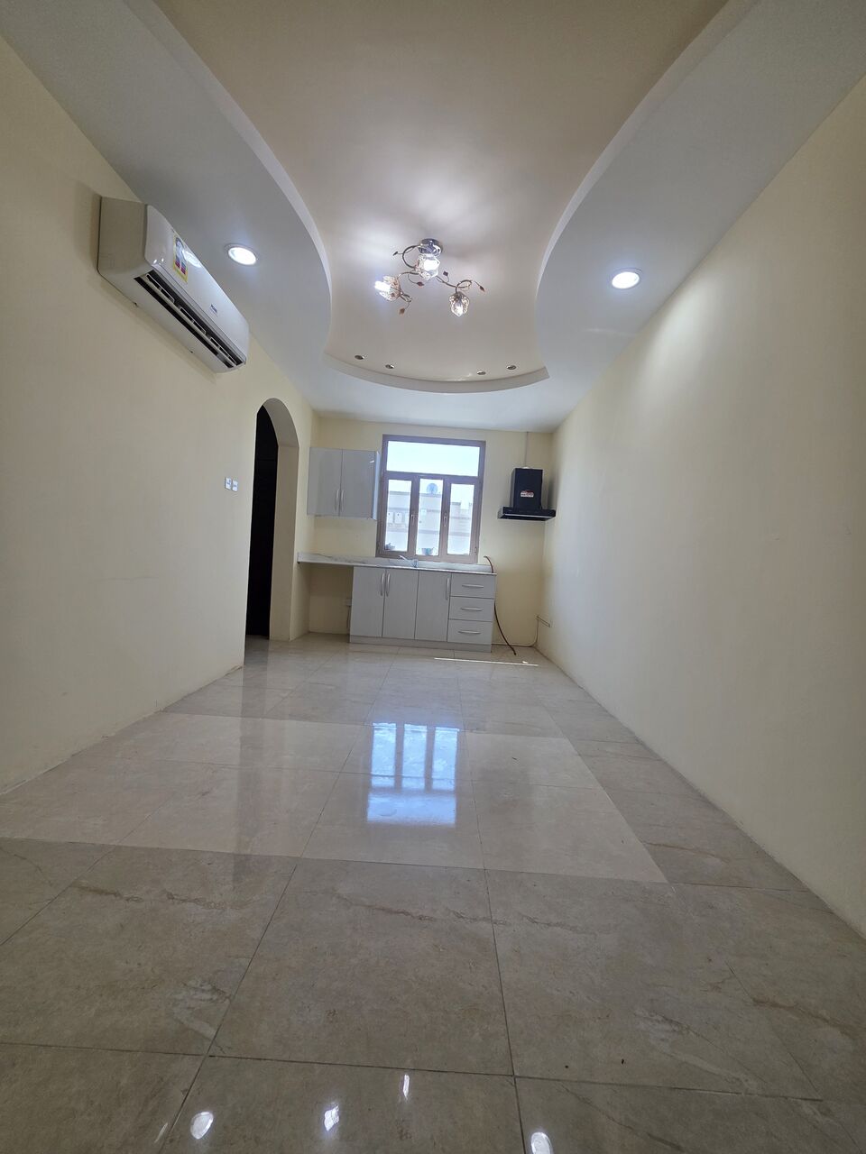 Mahooz, Apartments, Flats, Houses & Villas, BHD 190/month,  1 BR,  Very Neet Semi Furnished 1 BHK Flat With Ewa@190/BD In Mahooz