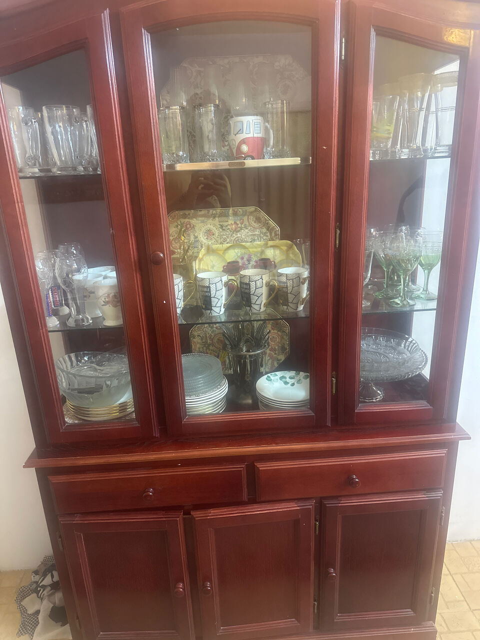 Al Malaz, Furniture, SAR 950,  Wooden Cupboard And 6 Seater Wooden  Dining Table For Sale