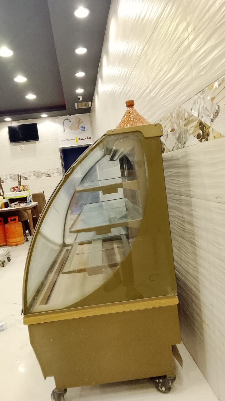 Al Malaz, Furniture, SAR 2000,  Refrigerator For Sweets Good Condition
