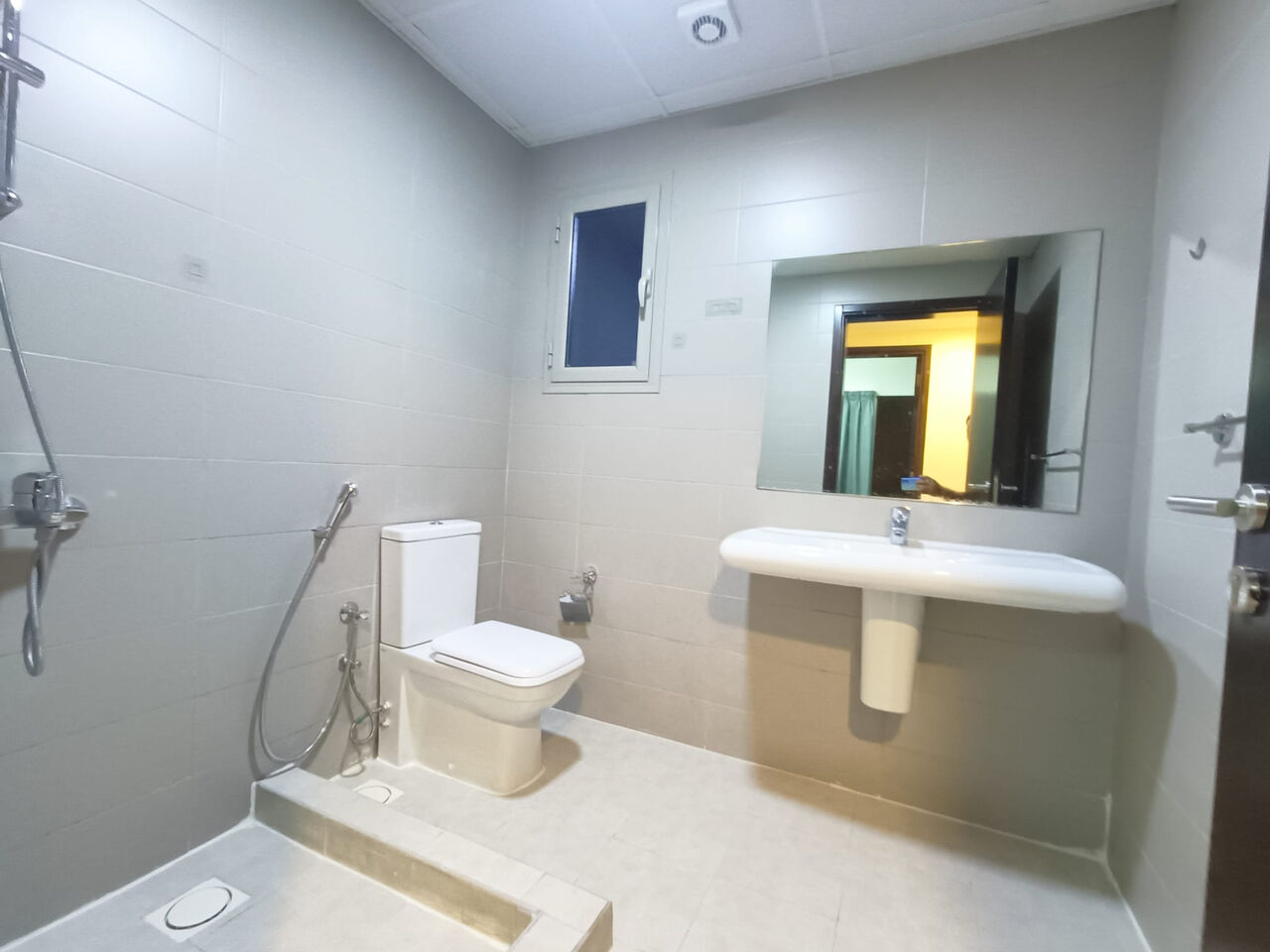 Juffair, Apartments, Flats, Houses & Villas, BHD 370/year,  1 BR,  RENT - DELUXE FLAT