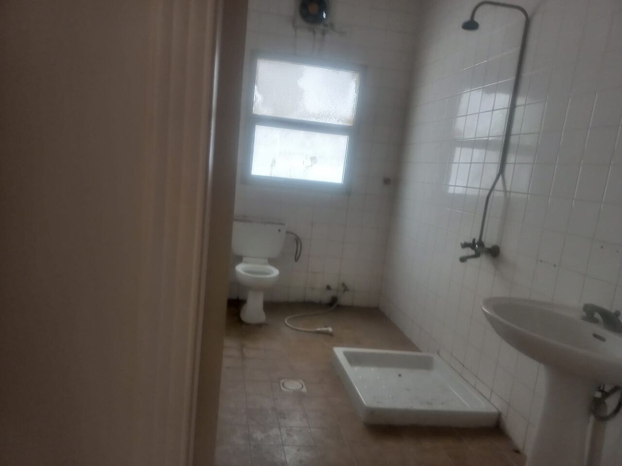 Manama, Offices, BHD 175,  Big Commercial Flat With Parking