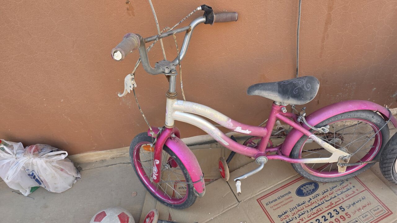 Riyadh, Bicycles, SAR 600,  Old House Holds For Cheap Sale