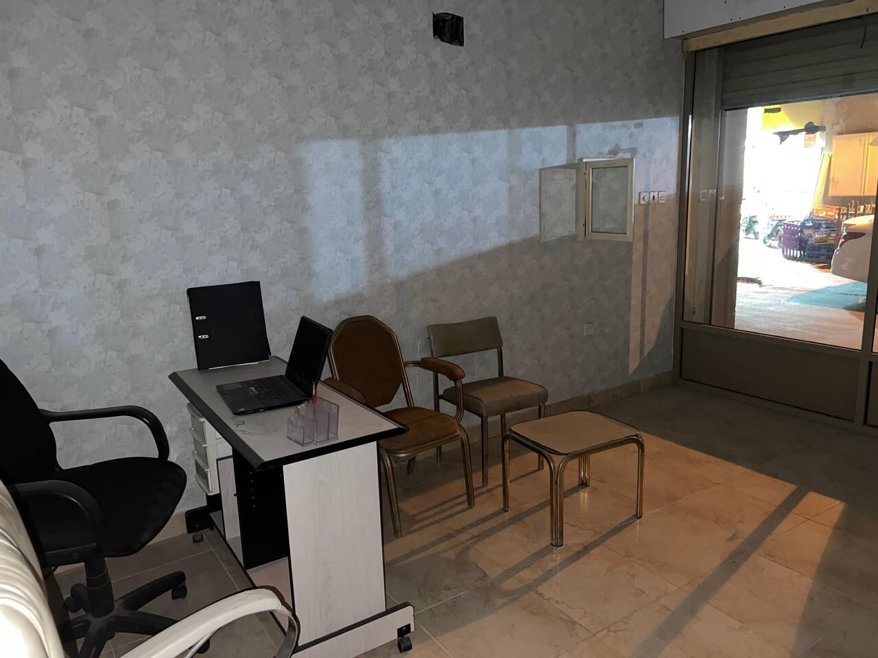 Manama, Shops, BHD 80,  Furnished Shop Ready For CR  With Furniture