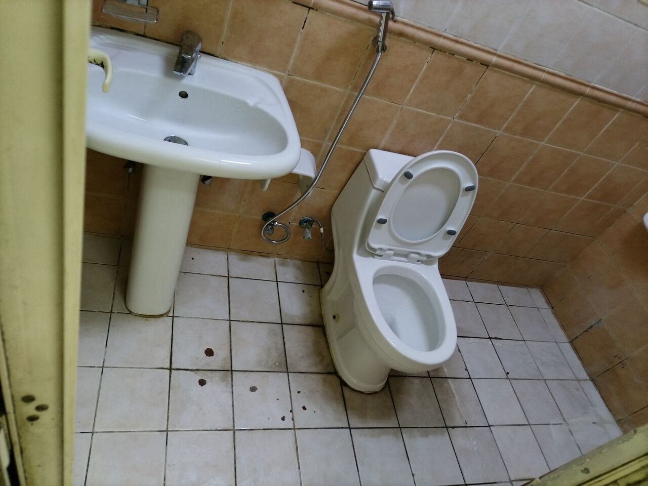Khobar, Apartments, Flats, Houses & Villas, SAR 17/year,  2 BR,  Family Apartment For Rent (Two Rooms, Hall, Bathrooms, Kitchen, Second Floor, External)