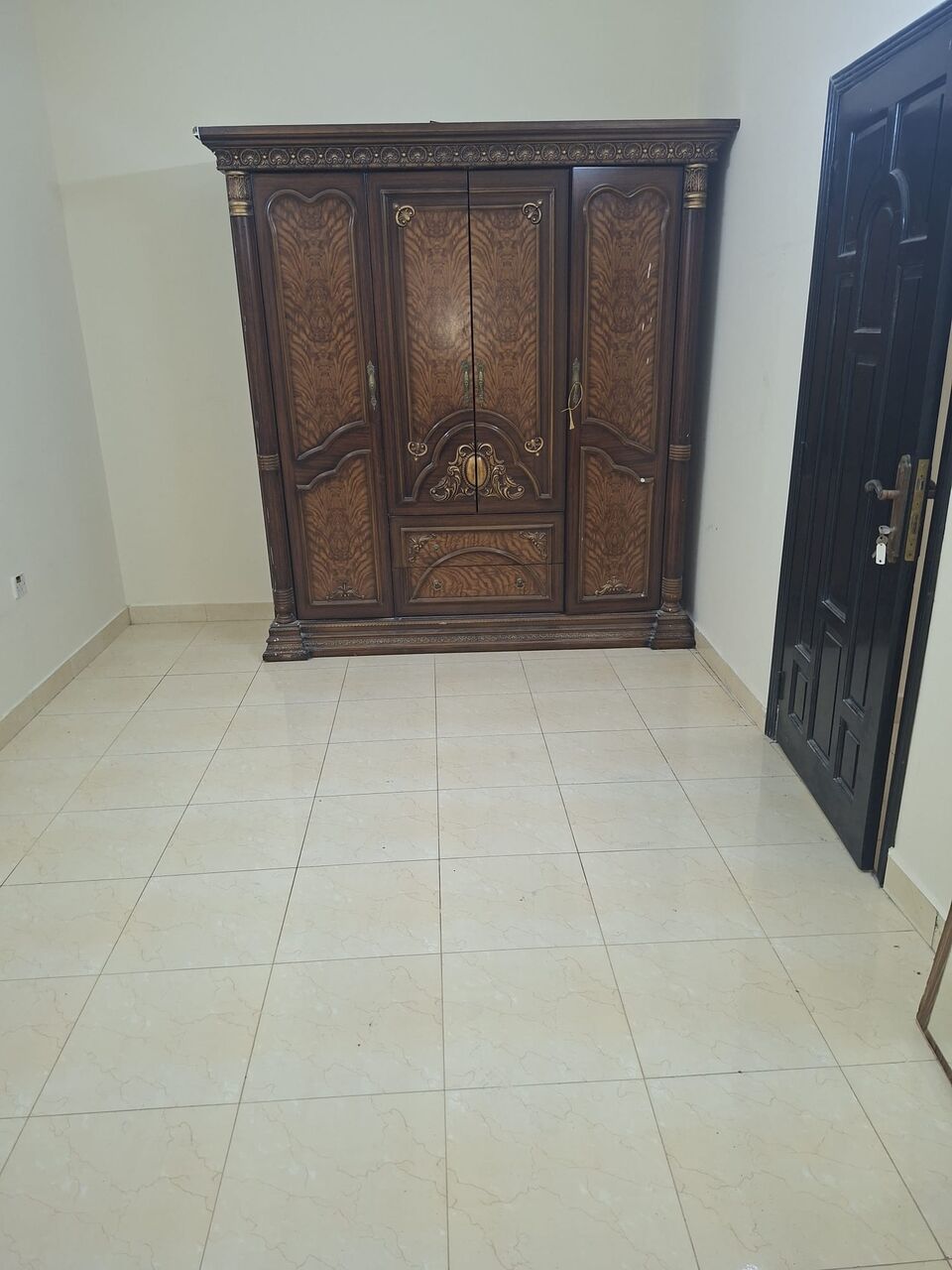 Hoora, Apartments, Flats, Houses & Villas, BHD 150/year,  1 BR,  Apartment For Rent In Hoora Semi Furnished With Electricity 1bhk