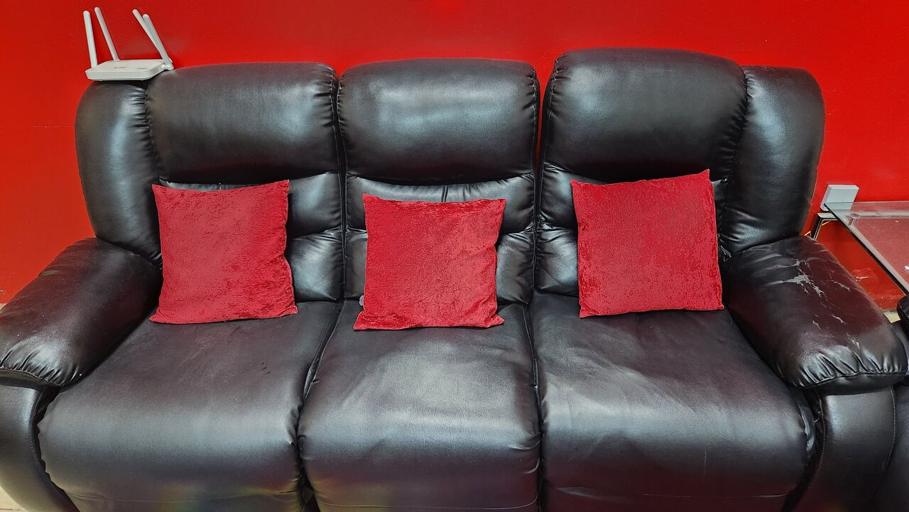 Isa Town, Furniture, BHD 80,  6 Seater Recliner Sofa