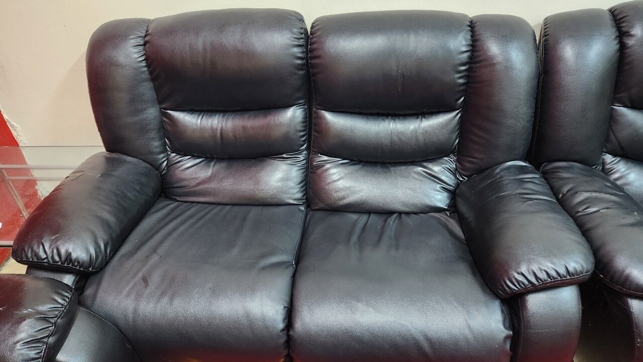 Isa Town, Furniture, BHD 80,  6 Seater Recliner Sofa