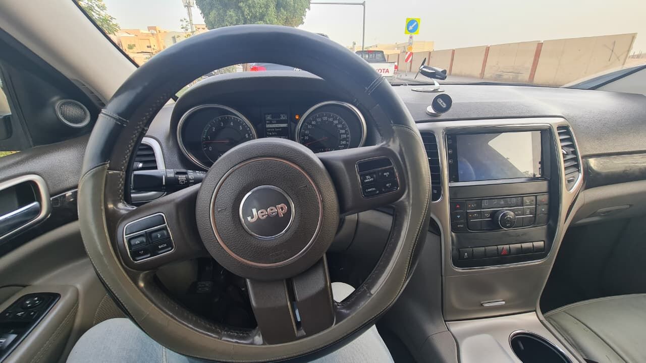 Al Shemaysi, Vehicles, Cars & Trucks , SAR 21000,  Jeep Grand Cherokee,  2012,  Automatic,  250000 KM,   Laredo
