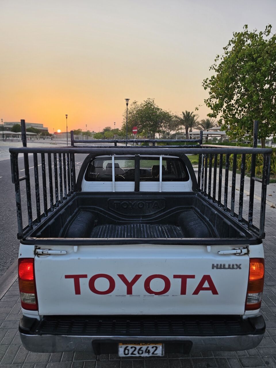 East Riffa, Vehicles, Cars & Trucks , BHD 2850,  Toyota Hilux,  2009,  Automatic,  250000 KM,    - 250K KM Only - Pass & Insr 31st Sep 27 (one Year) - 2850 BD