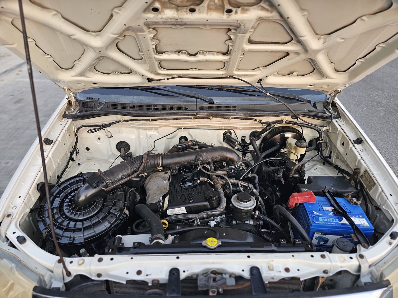 East Riffa, Vehicles, Cars & Trucks , BHD 2850,  Toyota Hilux,  2009,  Automatic,  250000 KM,    - 250K KM Only - Pass & Insr 31st Sep 27 (one Year) - 2850 BD