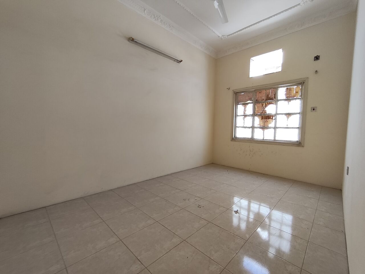 Tubli, Apartments, Flats, Houses & Villas, BHD 85/year,  1 BR,  Tubli:- 1Bhk Unfurnished Flat On Rent..