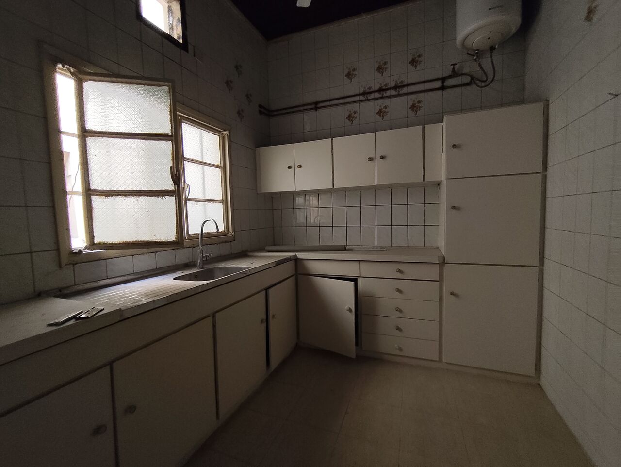 Tubli, Apartments, Flats, Houses & Villas, BHD 85/year,  1 BR,  Tubli:- 1Bhk Unfurnished Flat On Rent..